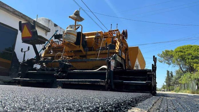 Cierra julio con intensa pavimentación de calles