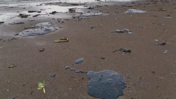 Llega el chapopote a playas de Veracruz; Ya van 3 estados afectados