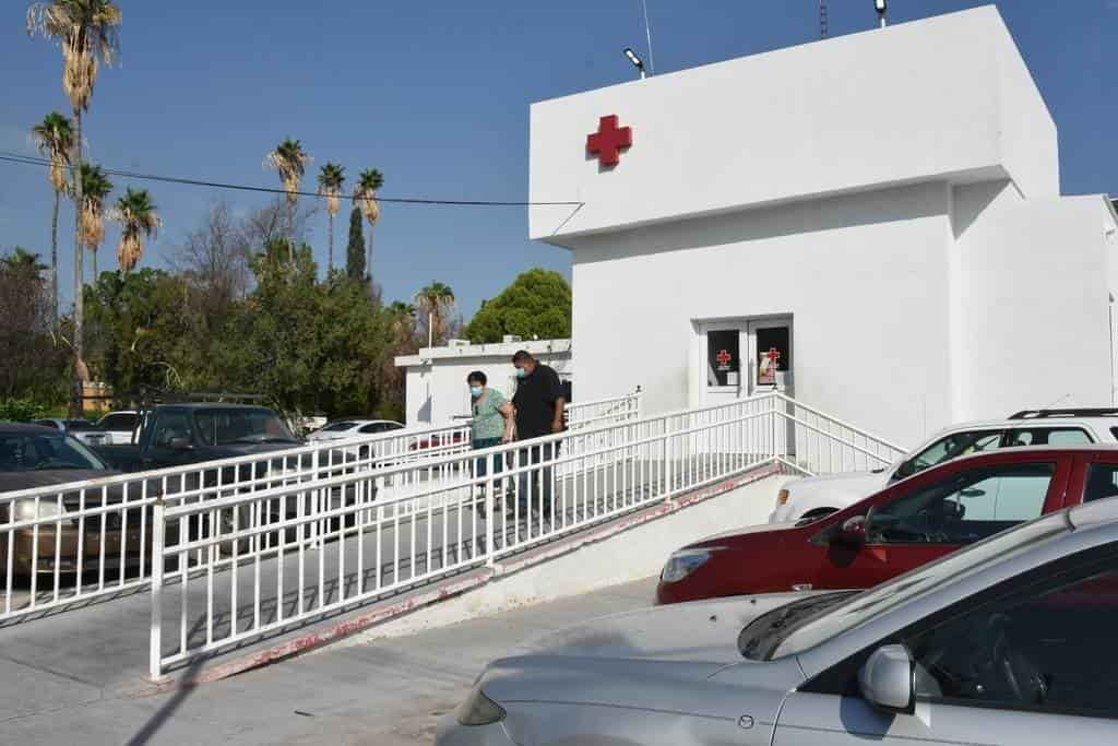 Acusan a Cruz Roja de negarle atención