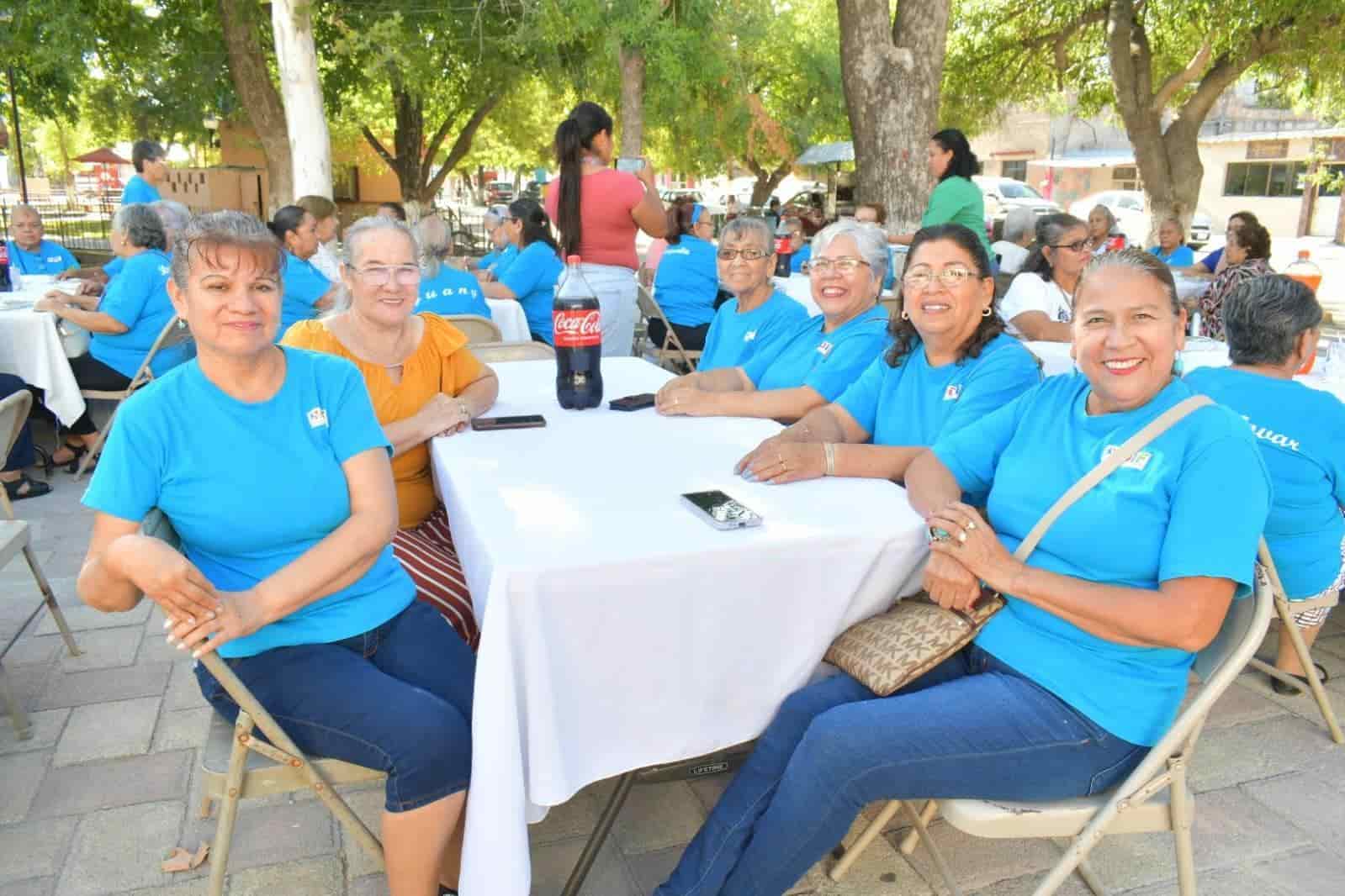 Arrancan festejos del mes del adulto mayor