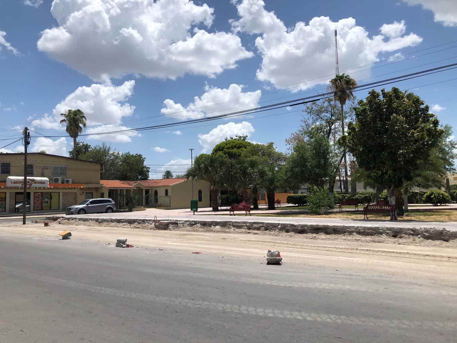 Cambian áreas verdes por estacionamientos
