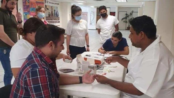 Concluyen internado y realizan servicio social 