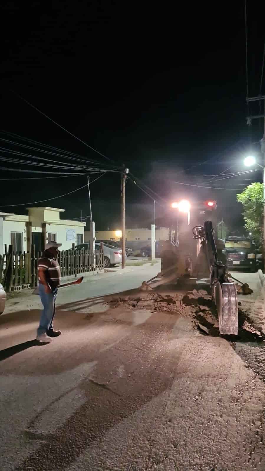Supervisa Beto bacheo en San Buena