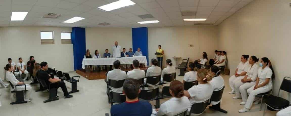 Terminan servicio e inician titulación médicos nigropetenses
