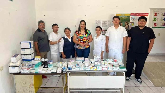 Entregan medicamentos en delegación Carranza