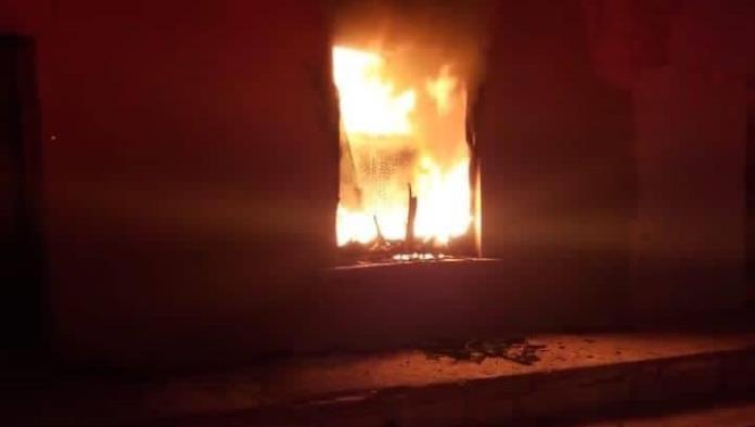 Arde vivienda en Allende