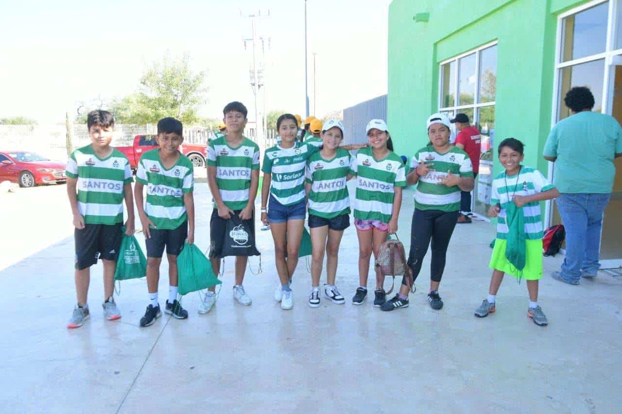 Disfrutan niños de rally deportivo