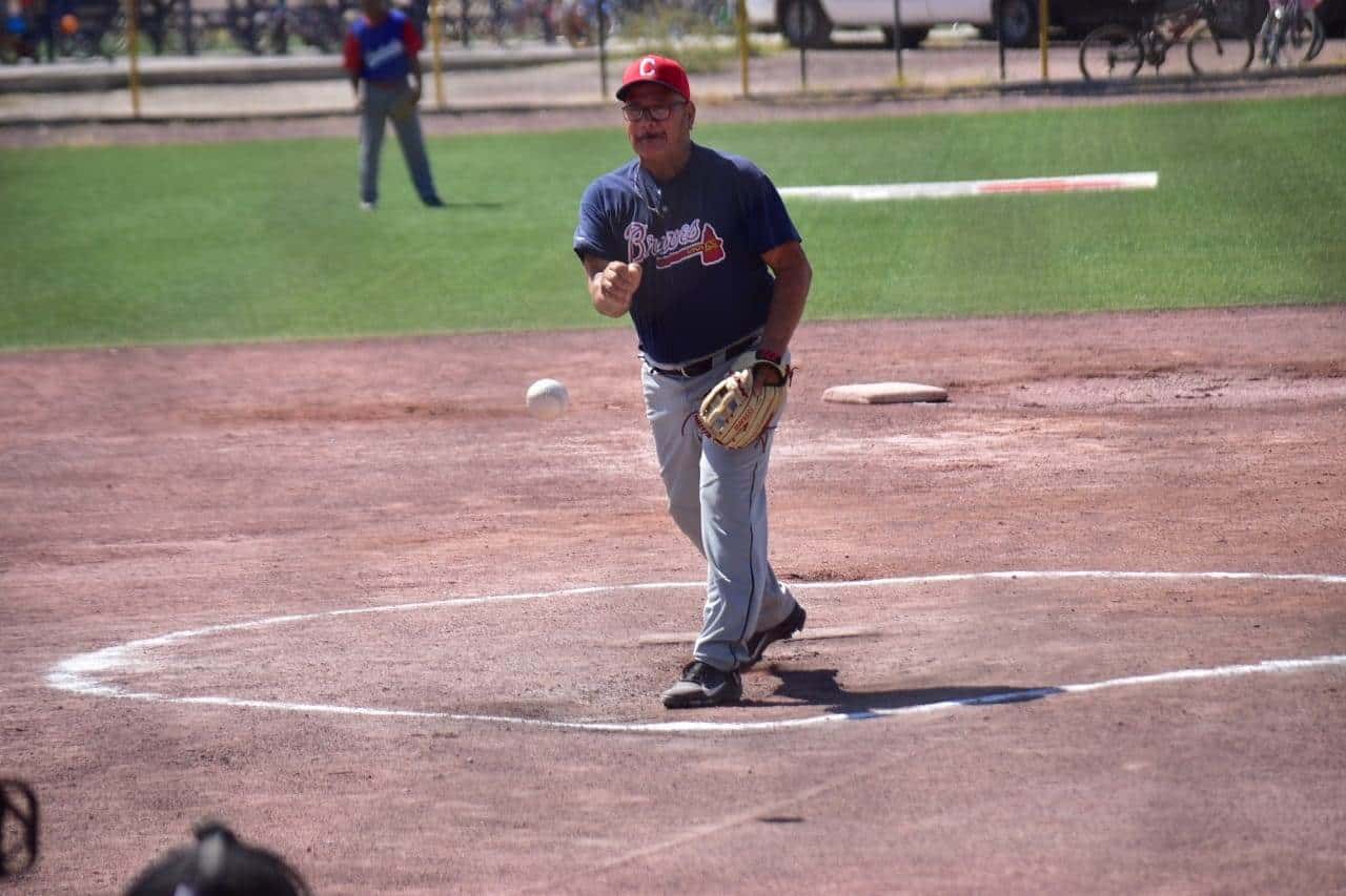 Acompaña  Hugo a softbolistas 70 y Más