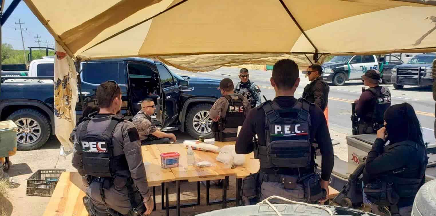 Donan agua y suero a policías estatales 