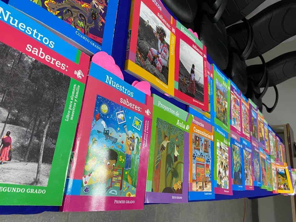 Explotan contra Morena, se unen contra libros de texto  