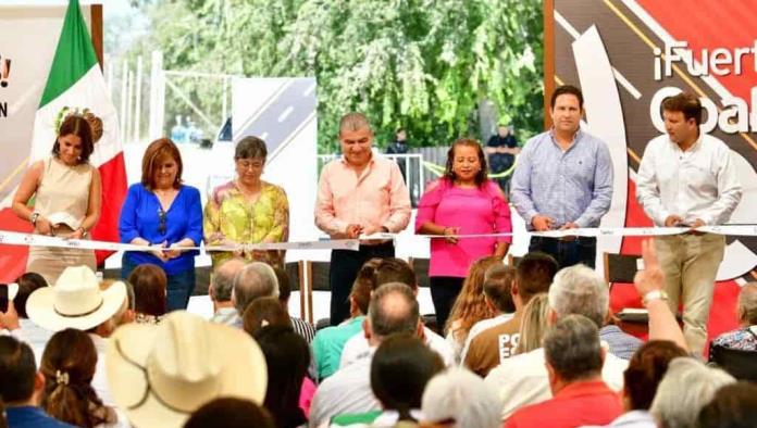Miguel Ángel Riquelme entrega pavimentación en Zaragoza