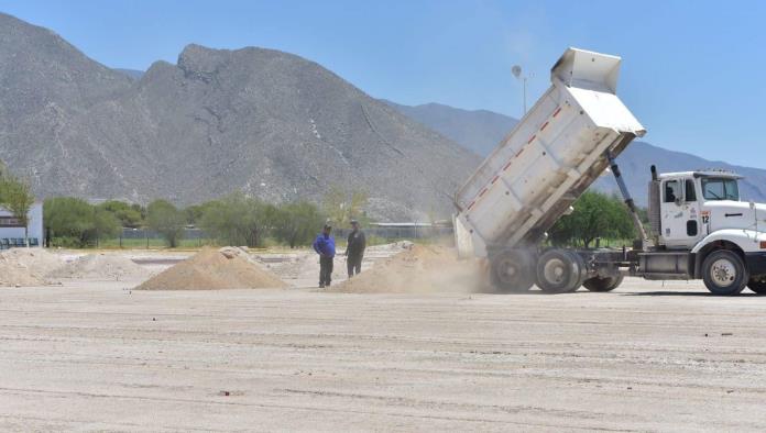 Rehabilita en Cuatro Ciénegas cancha de futbol