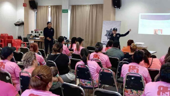 Concientizan sobre violencia a mujeres