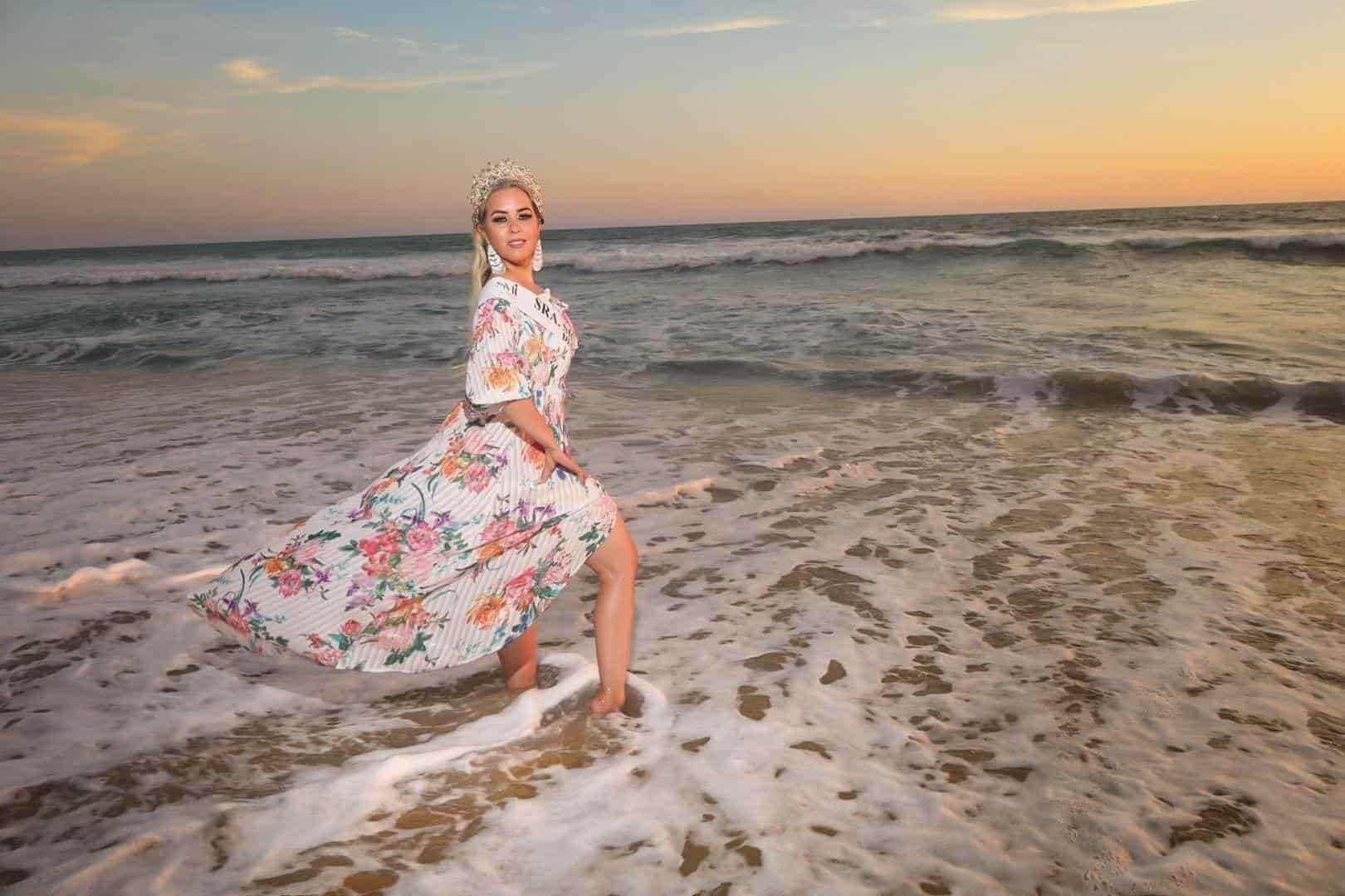 Visita reina de belleza a sambonenses
