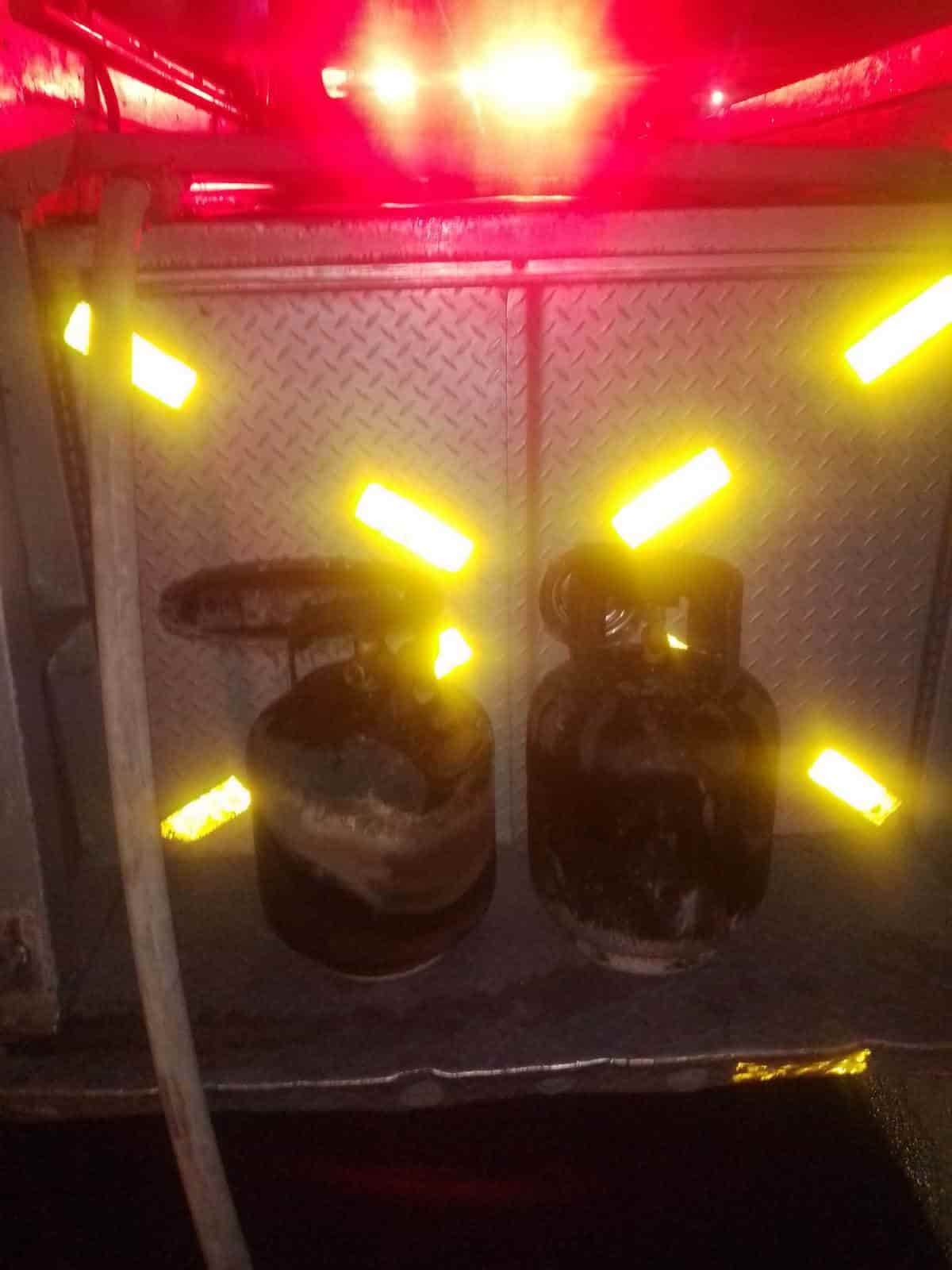 Provoca fuga de gas incendio de cochera
