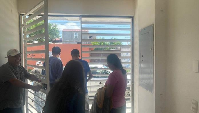 Deportan a mamá migrante de 16 años