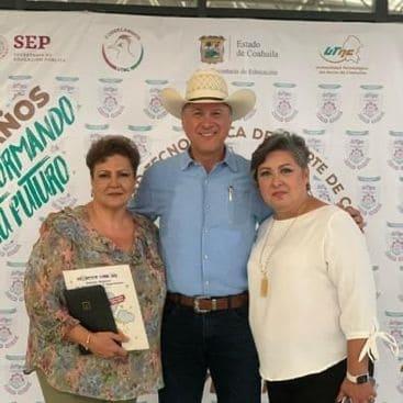 Demandarán a la SEP por errores en libros