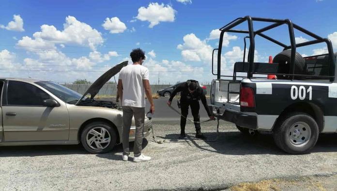 Promueven policías la proximidad social en Nava