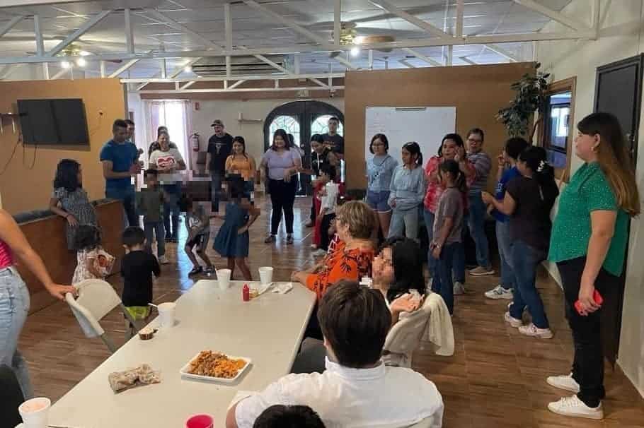 Festejan con niños de Casa Hogar en Nava