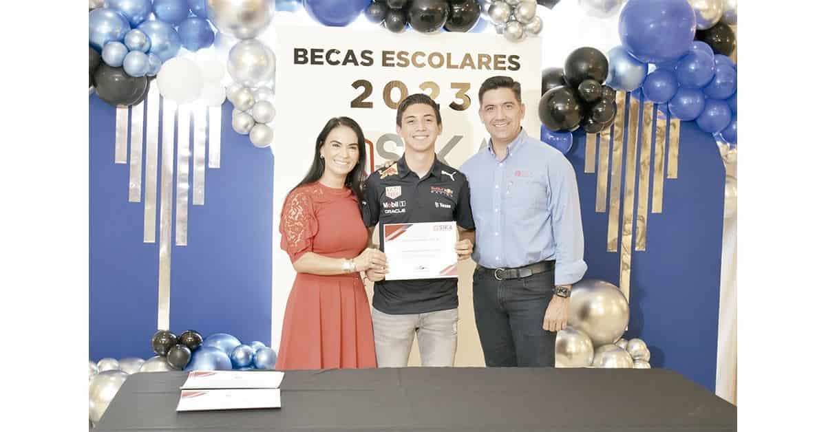 Entrega SIKA becas escolares