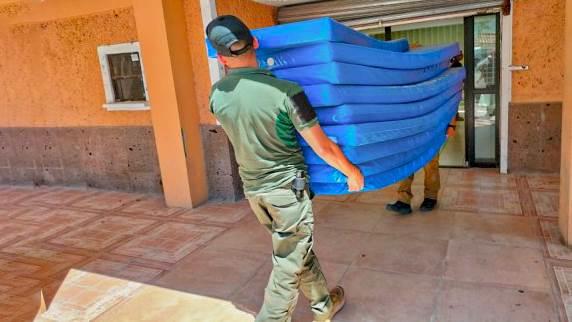 Convierten gimnasio en albergue migrante 