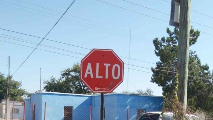 Mantienen limpieza en calles de Allende