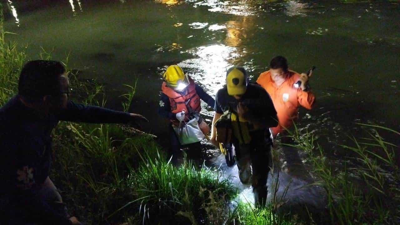 Rescatan del Bravo a madre y su bebé