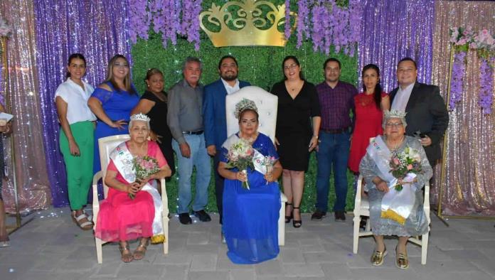 Coronan a reina del adulto mayor 