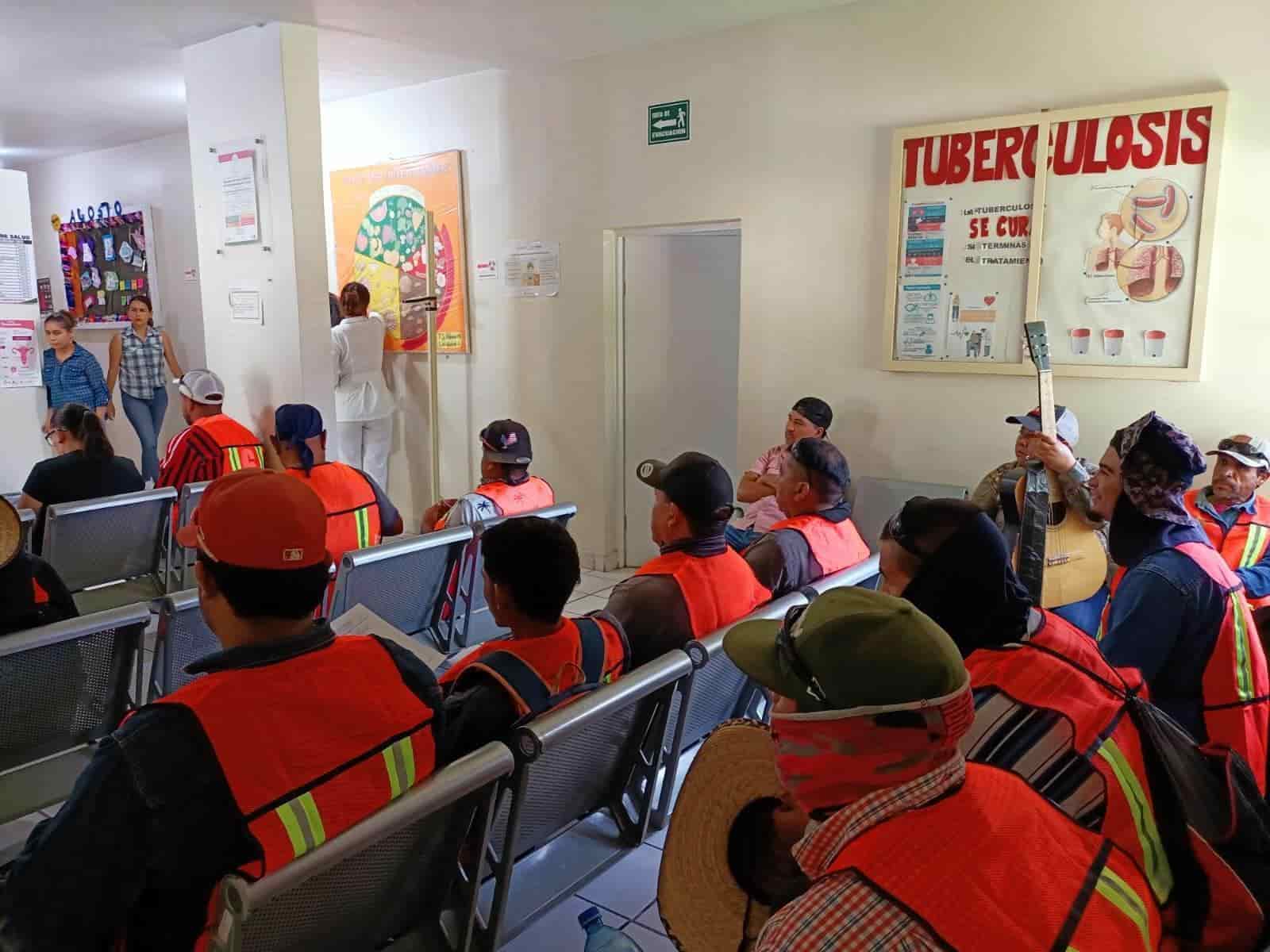 Realizan brigadas de salud en Nava
