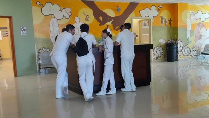 Busca cubrir plazas de personal médico 