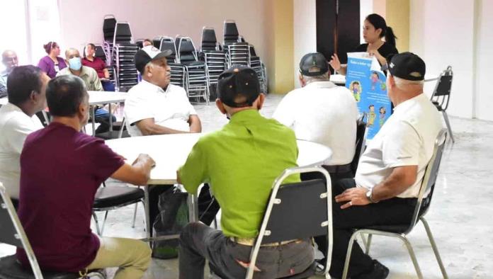 Ofrece DIF pláticas a adultos mayores