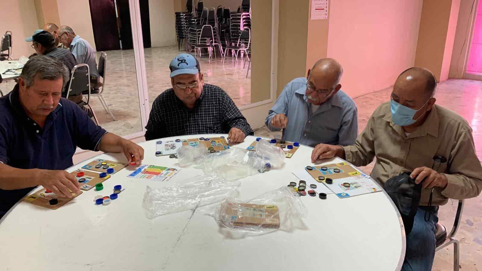 Ofrece DIF pláticas a adultos mayores