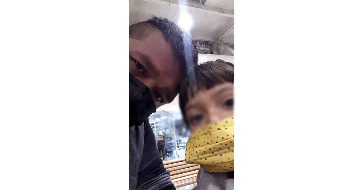 Llega con su hija muerta al IMSS