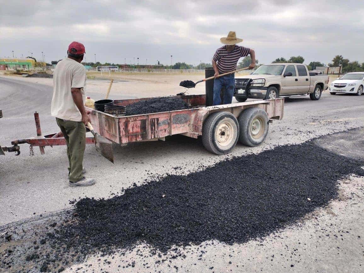 Avanza plan de bacheo en los sectores de Nava 