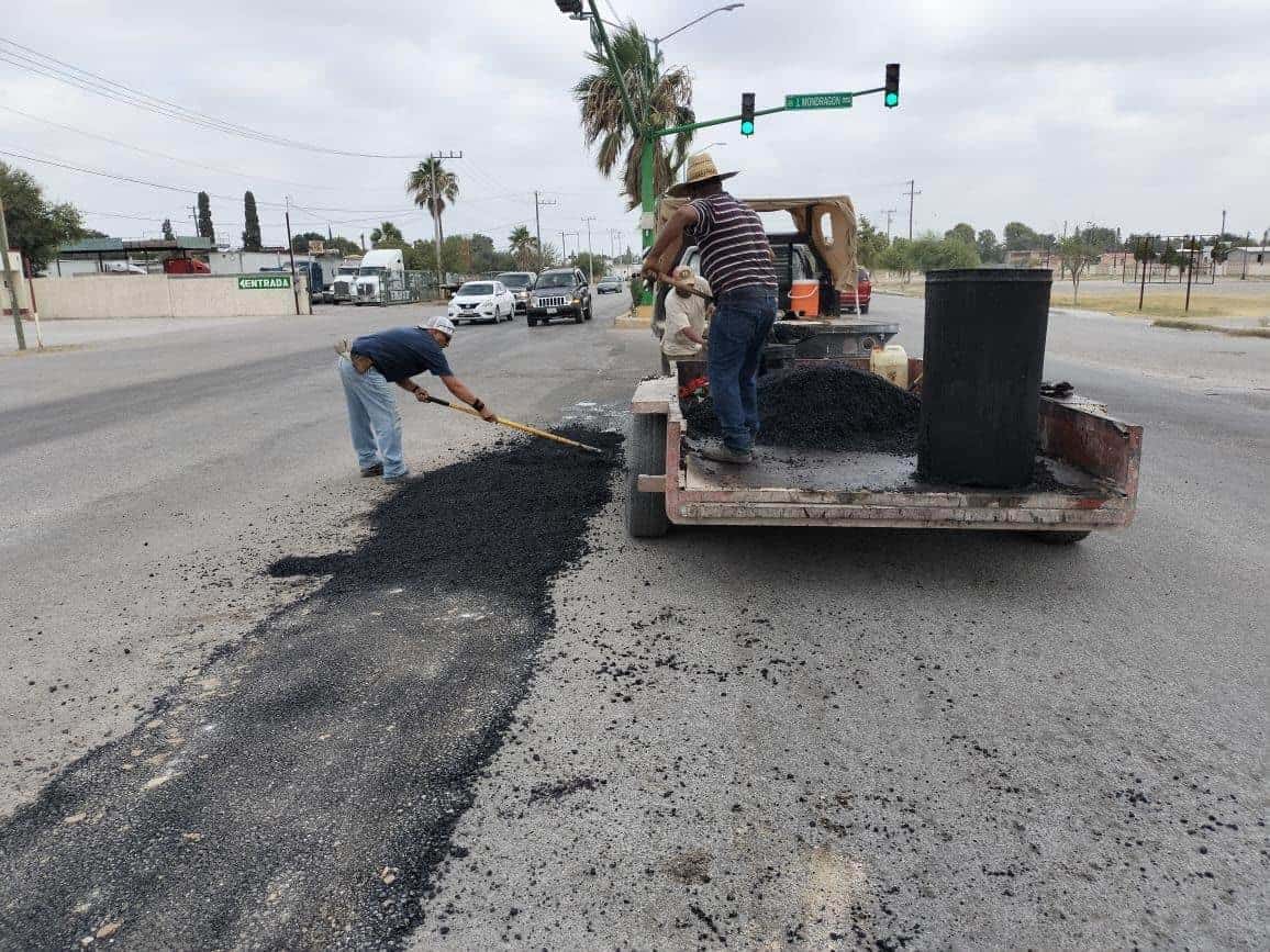 Avanza plan de bacheo en los sectores de Nava 