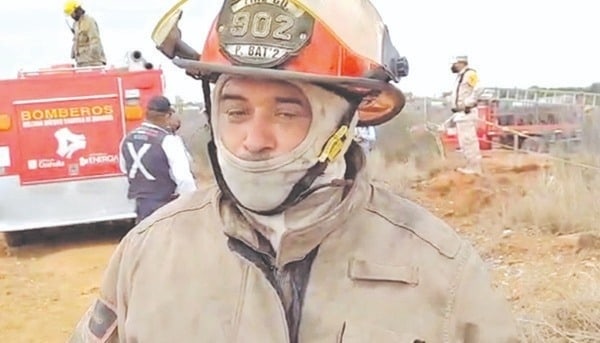 ¡El orgullo de ser bombero! Inició su misión de servir en el año de 1998