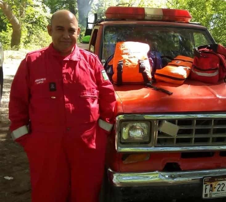 ¡El orgullo de ser bombero! Inició su misión de servir en el año de 1998