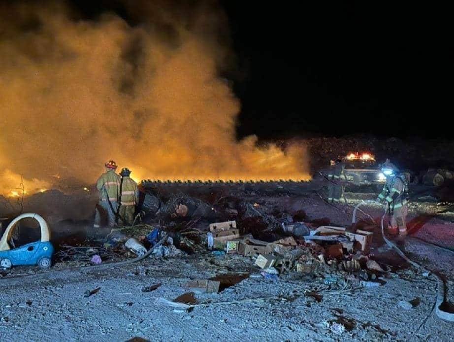 ¡Voraz incendio en basurero de Zaragoza!