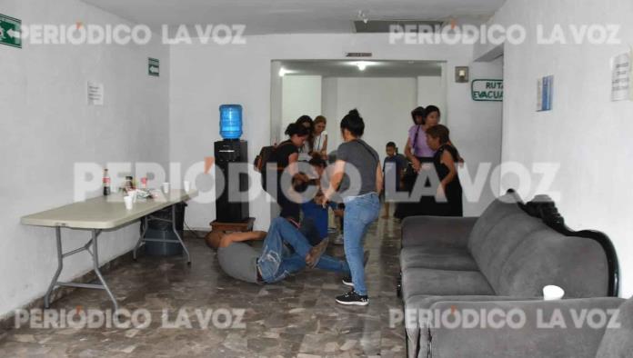 Pelean familiares durante velorio de la pequeña Emily