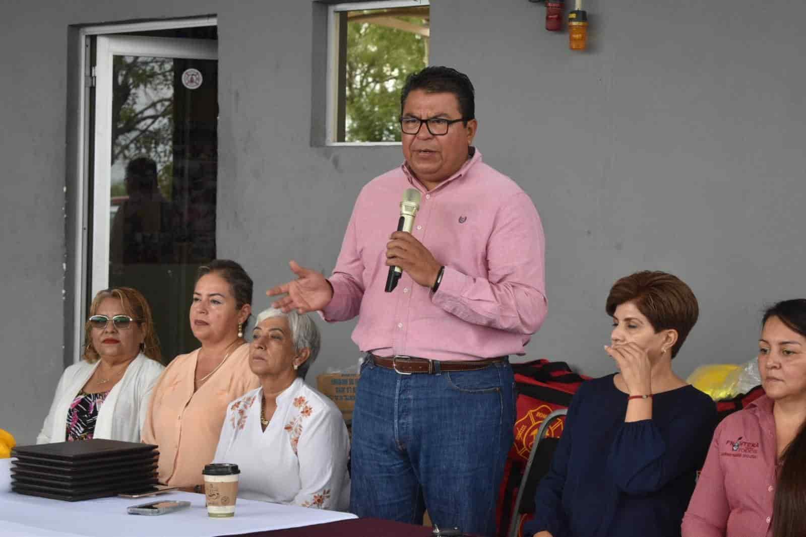 Anuncia Beto Piña aumento de sueldo