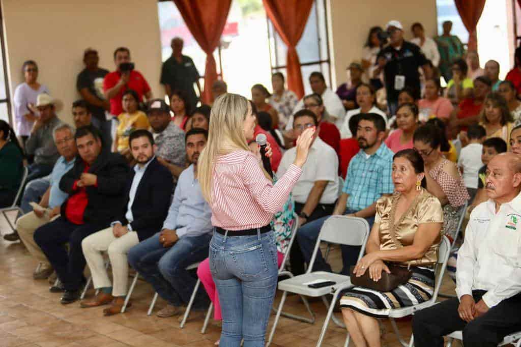 Presenta Verónica informe legislativo 