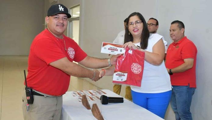 Reconoce Nava a los bomberos