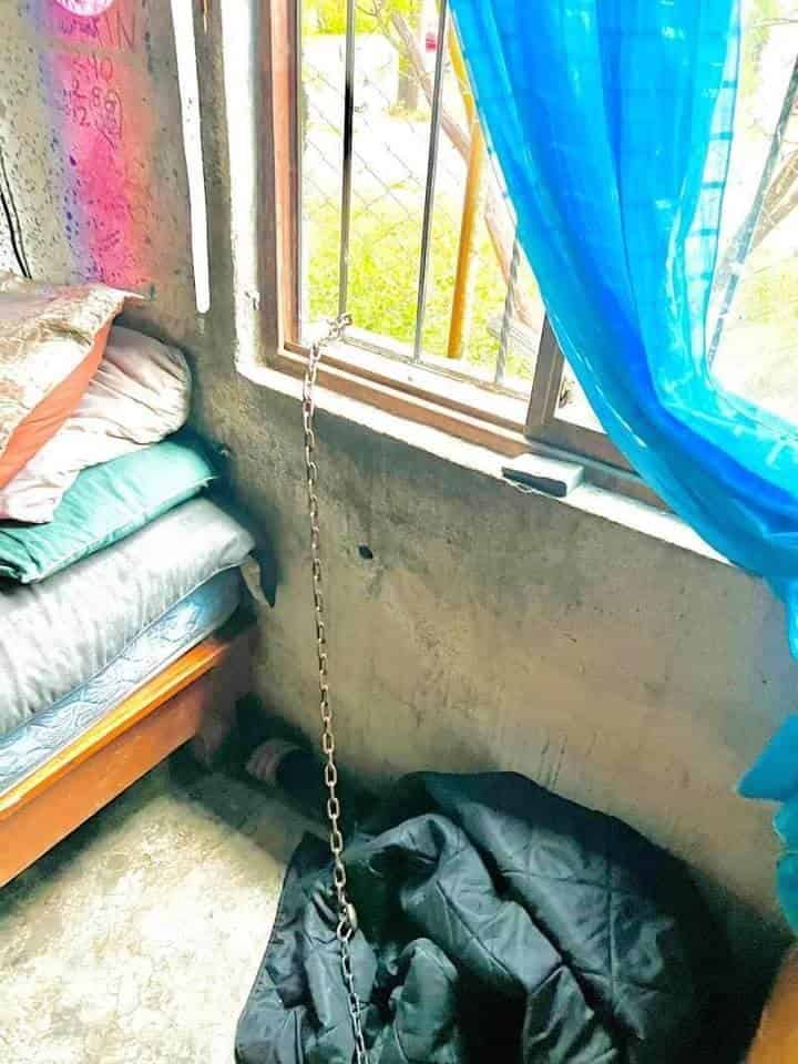 Lo encadenó para evitar que se drogara