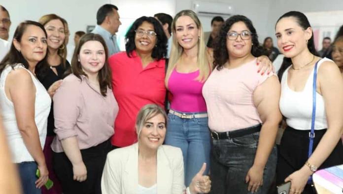 Presenta informe de actividades legislativas senadora Verónica Martínez