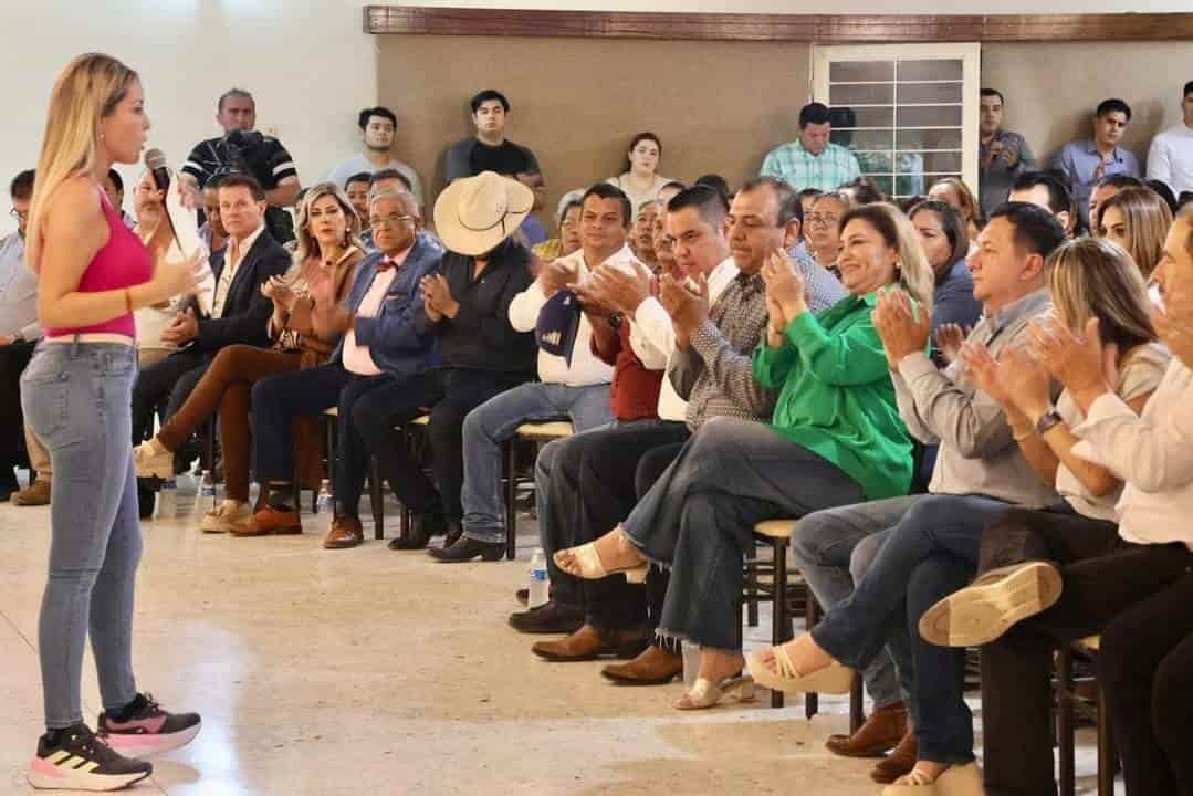 Asiste alcaldesa Diana Haro al informe legislativo de la Senadora Verónica Martínez