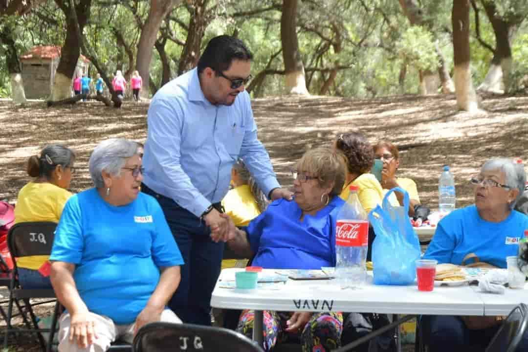 Celebran DIF Nava a adultos mayores