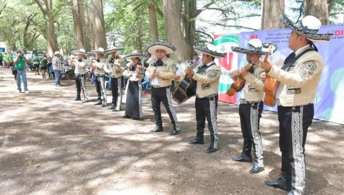 Celebran DIF Nava a adultos mayores