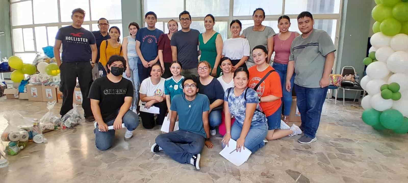 ¡Festejo y entrega de despensas!