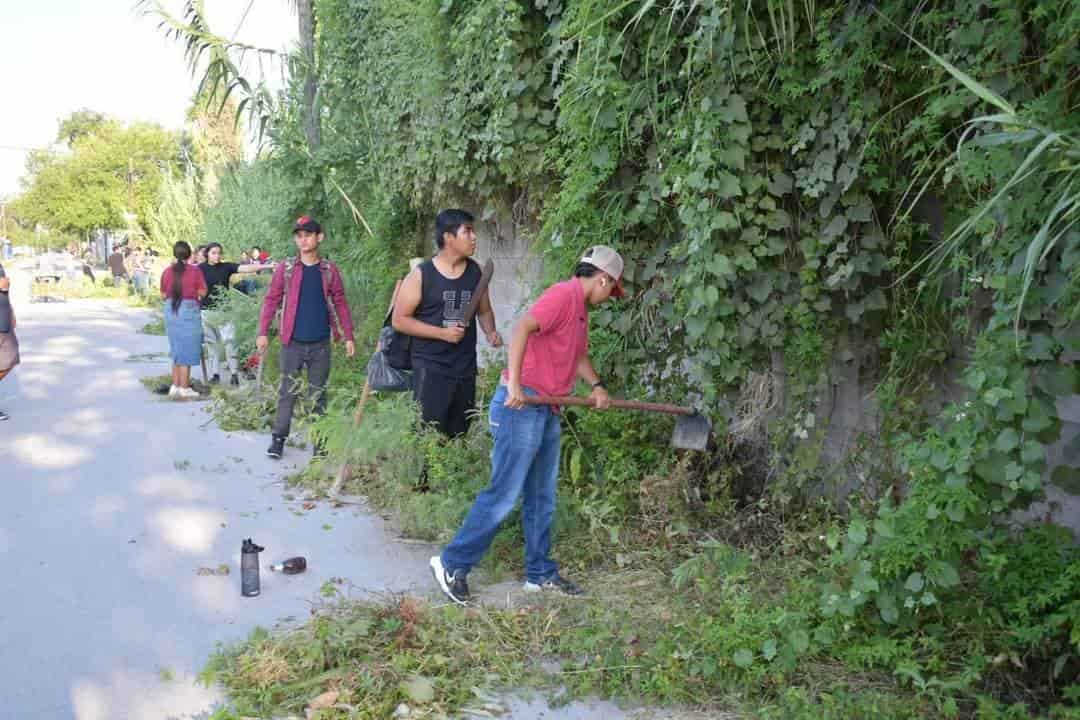 Culminan 70 estudiantes servicio social