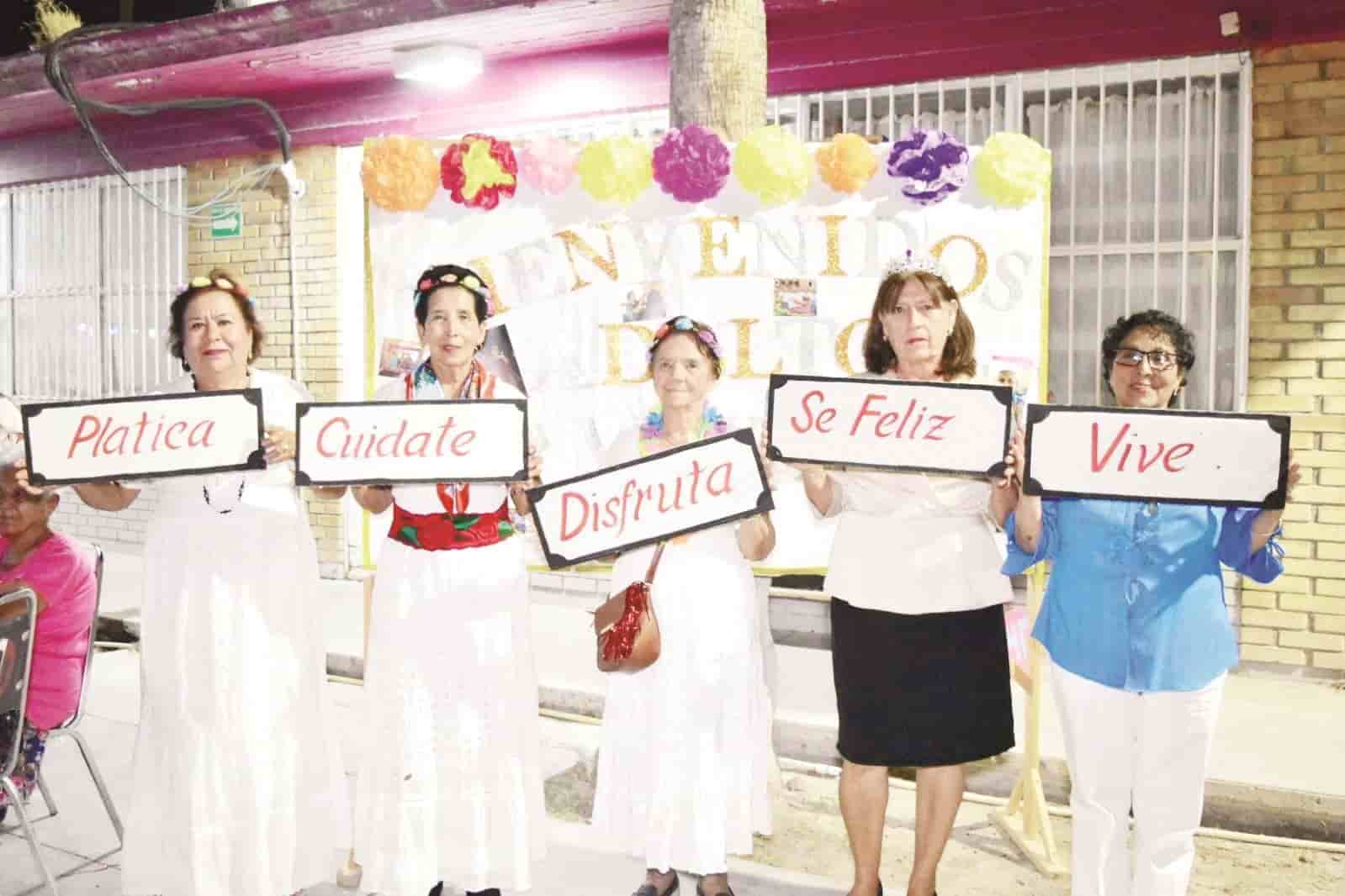 Felicita Beto a abuelitos